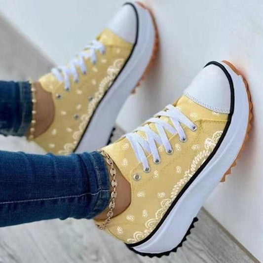 Chic Patterned Canvas Sneakers for Women - Casual & Sporty.